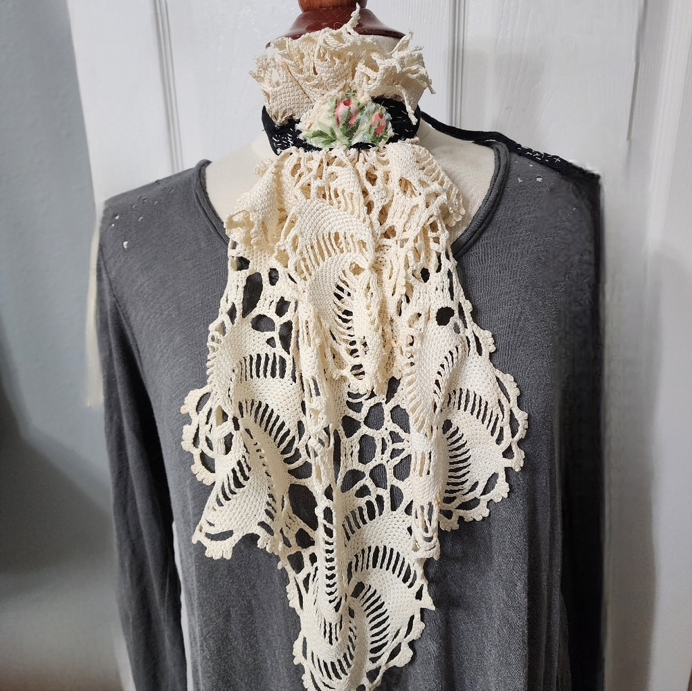 JABOT OOAK MOSSIE ANNA ARTISAN DESIGN NWT - Picture 6 of 12